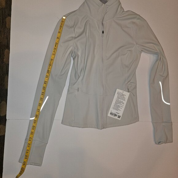 Lululemon Women's Nulux ™ Reflective Running Jacket - Picture 13 of 14